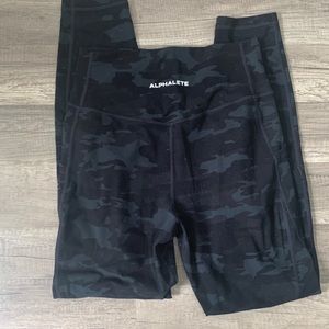 Alphalete Surface Pocket